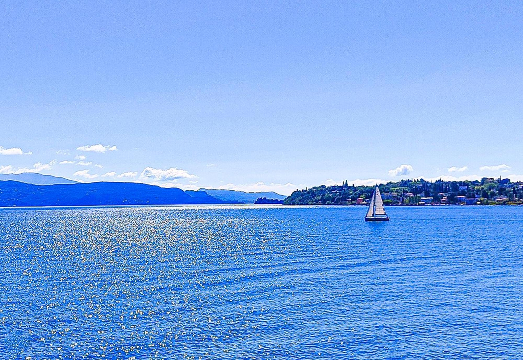 Luxury Lakeside Apartment Right On The Water ซาโล ภายนอก รูปภาพ