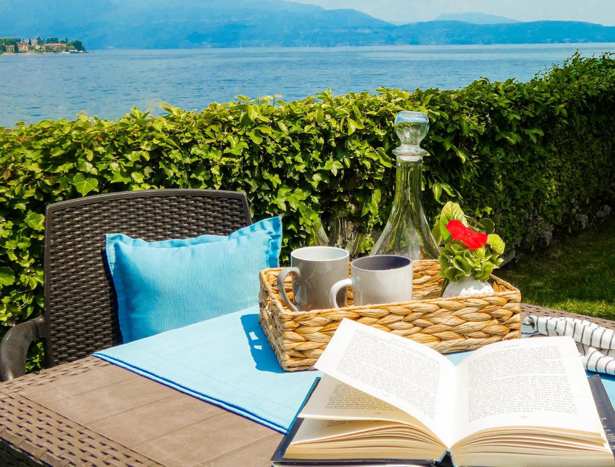 Luxury Lakeside Apartment Right On The Water ซาโล ภายนอก รูปภาพ