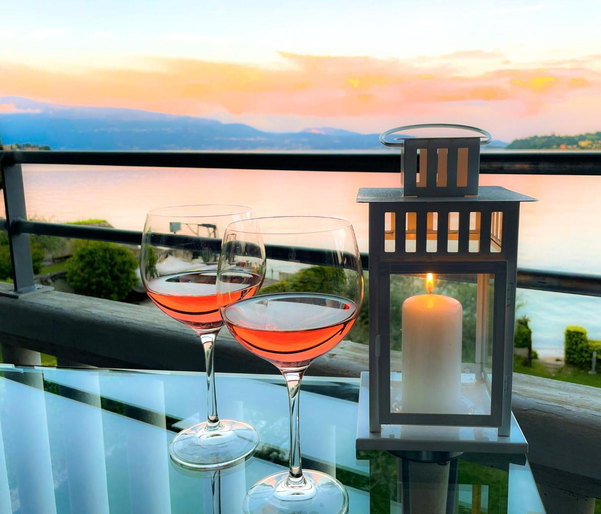 Luxury Lakeside Apartment Right On The Water ซาโล ภายนอก รูปภาพ