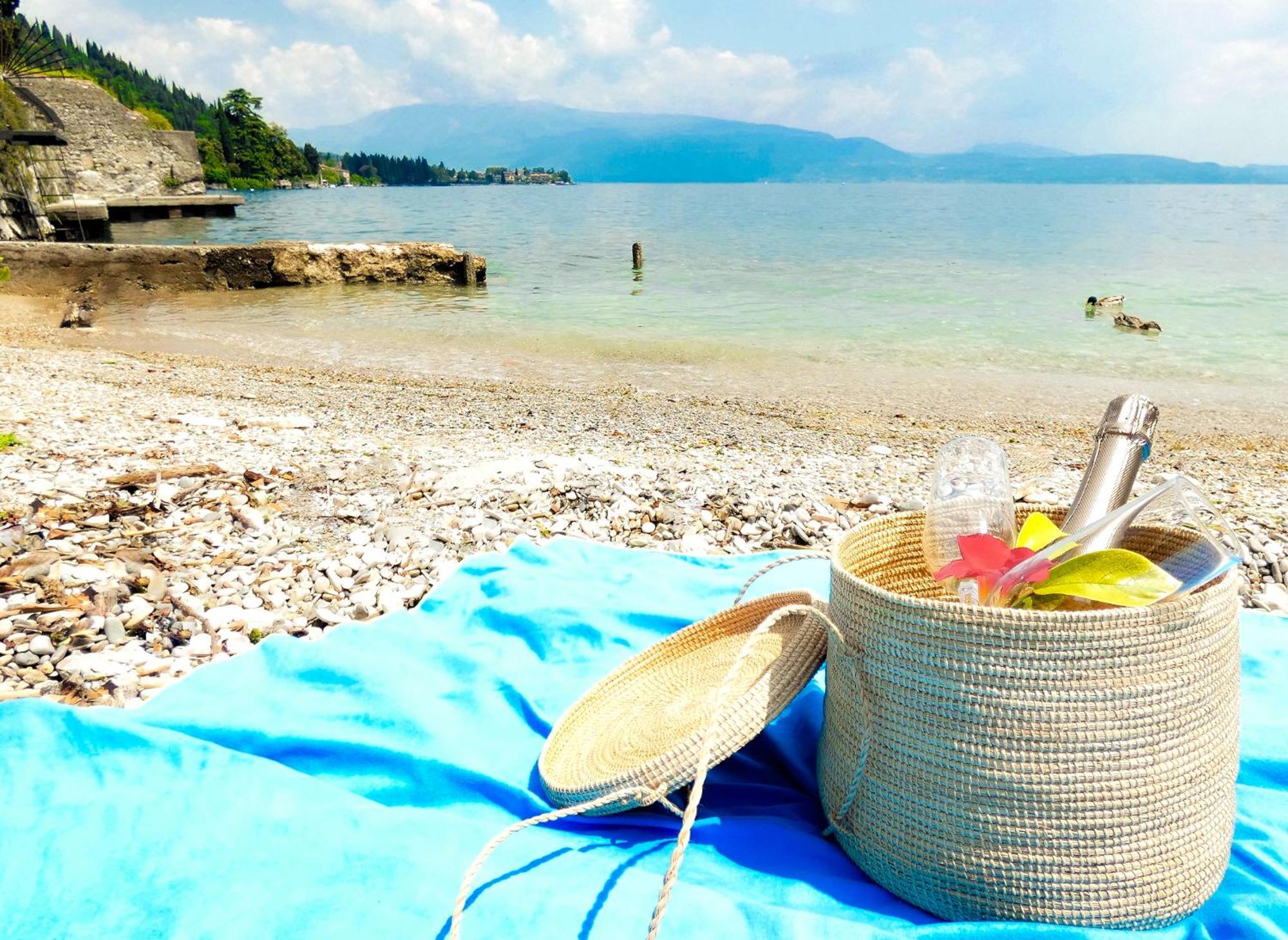 Luxury Lakeside Apartment Right On The Water ซาโล ภายนอก รูปภาพ